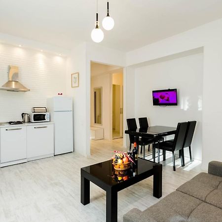 Luxury Apartment In The City Centre 第比利斯 外观 照片