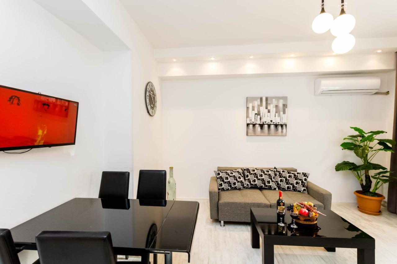 Luxury Apartment In The City Centre 第比利斯 外观 照片