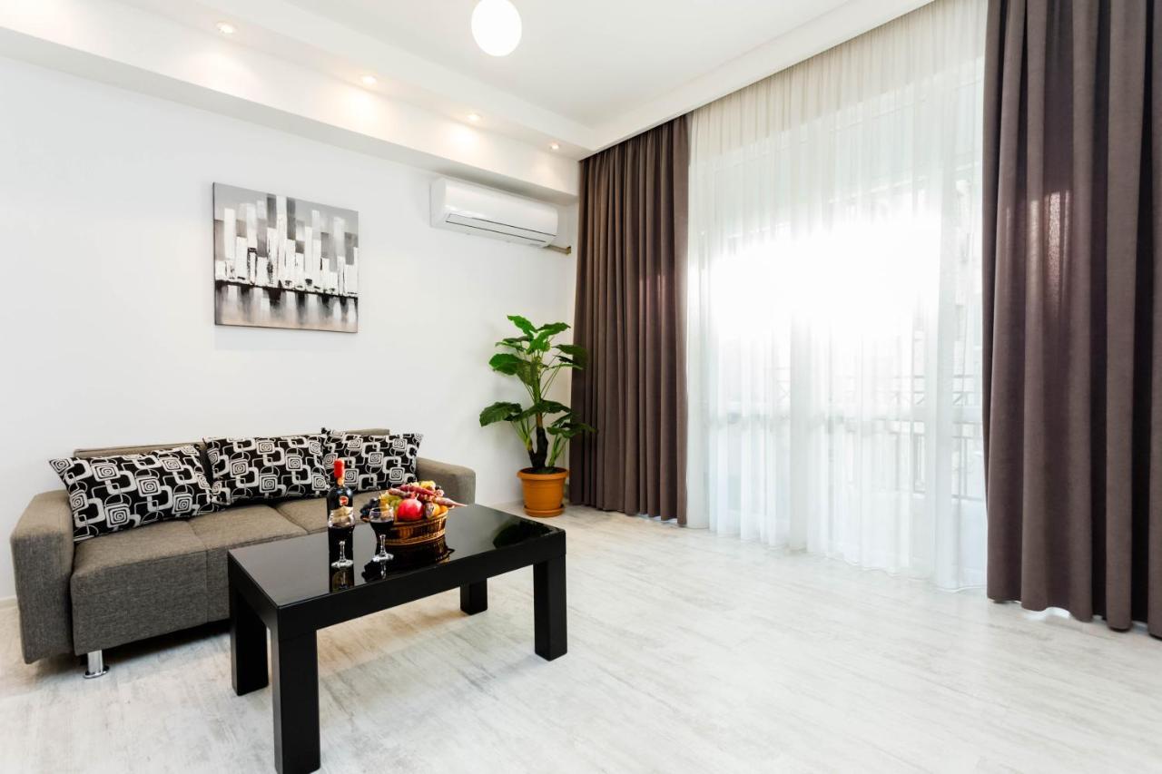 Luxury Apartment In The City Centre 第比利斯 外观 照片