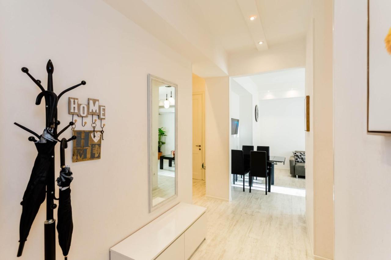 Luxury Apartment In The City Centre 第比利斯 外观 照片